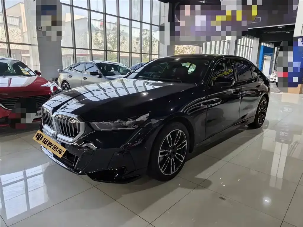 BMW 5 Series 2024 из CN, фото 1