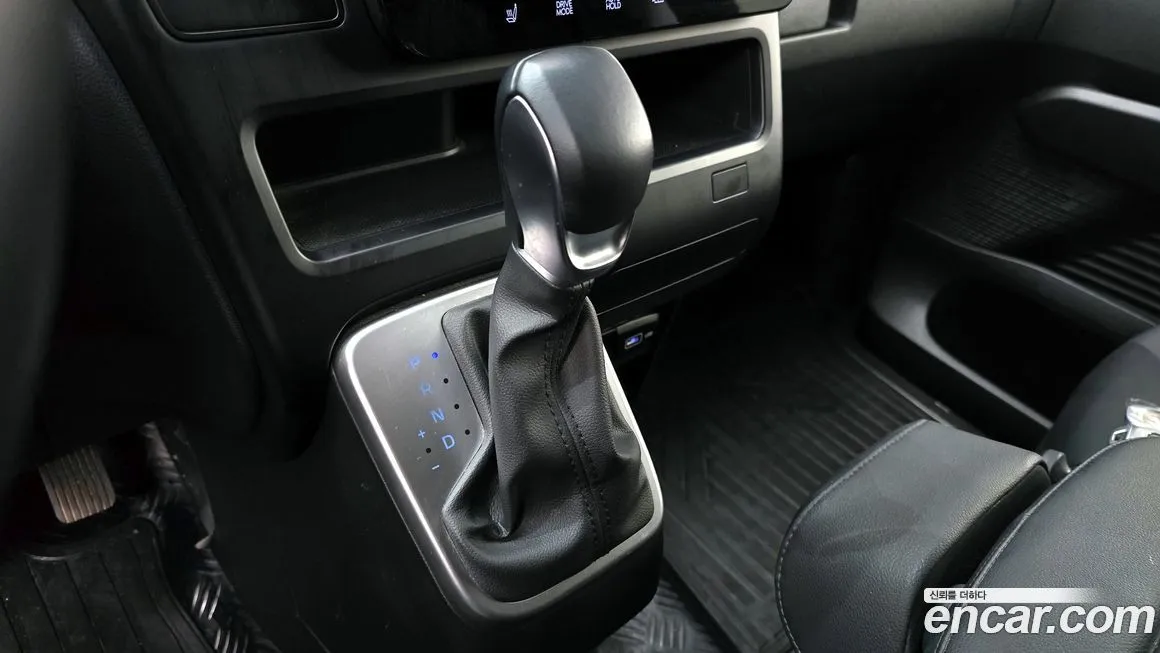 Hyundai Staria — фото 3