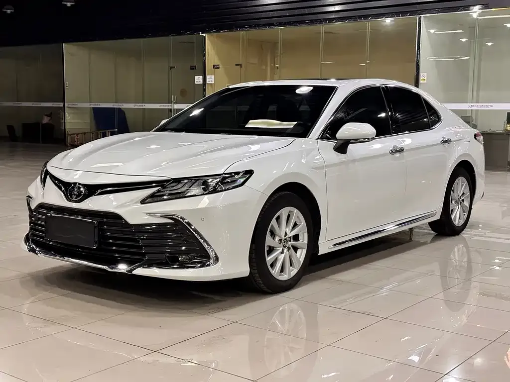 Toyota Camry 2023 из CN, фото 1