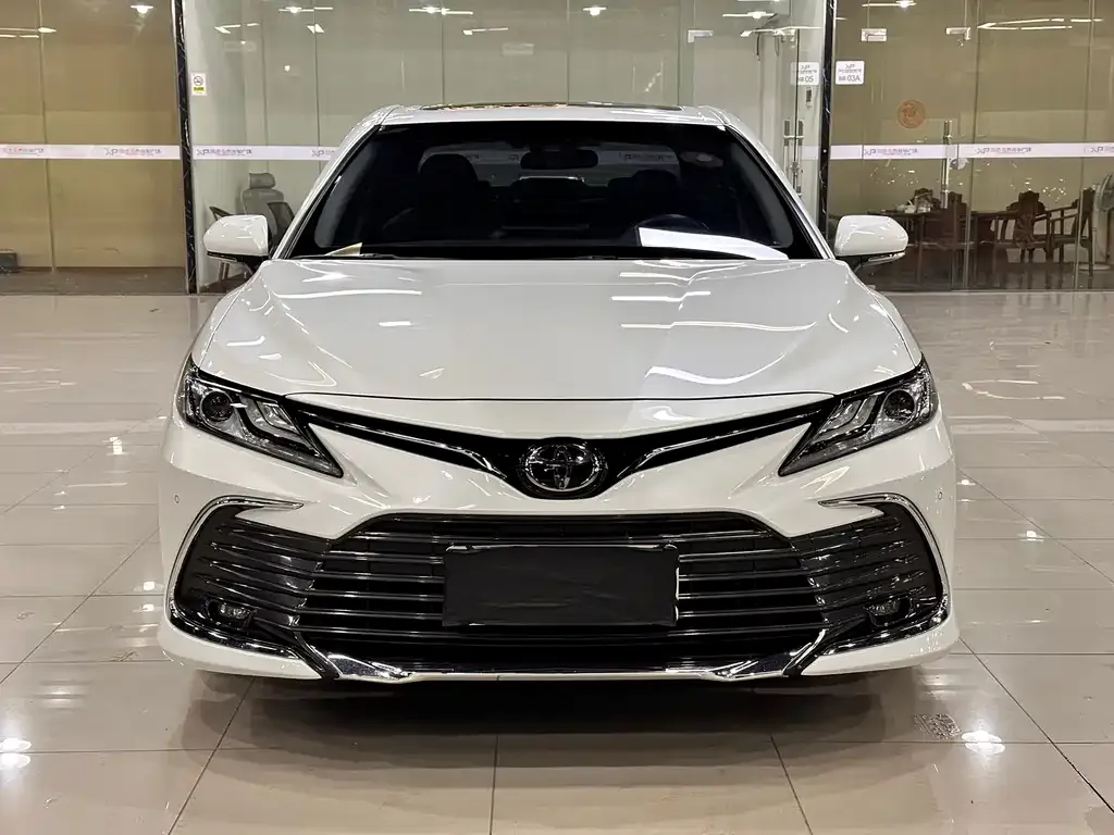 Toyota Camry 2023 из CN, фото 9