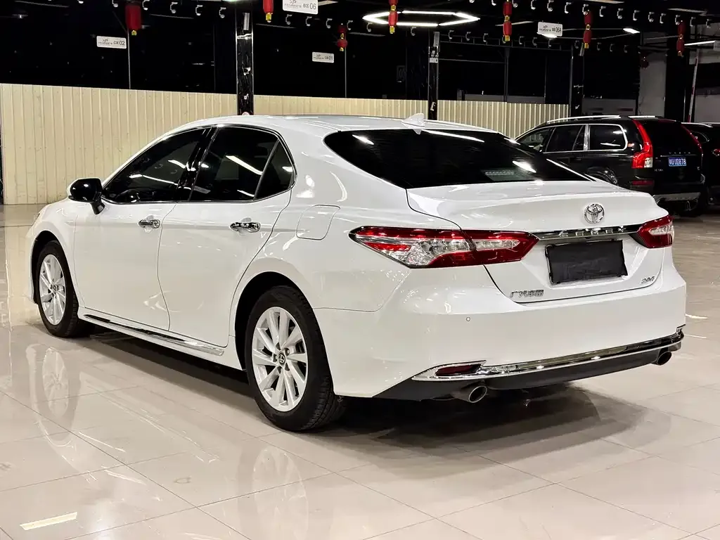 Toyota Camry 2023 из CN, фото 2
