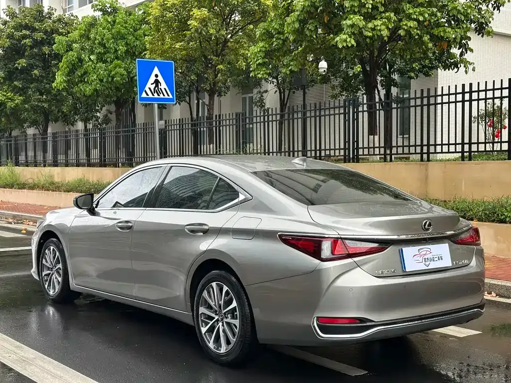 Lexus ES 2023 из CN, фото 7