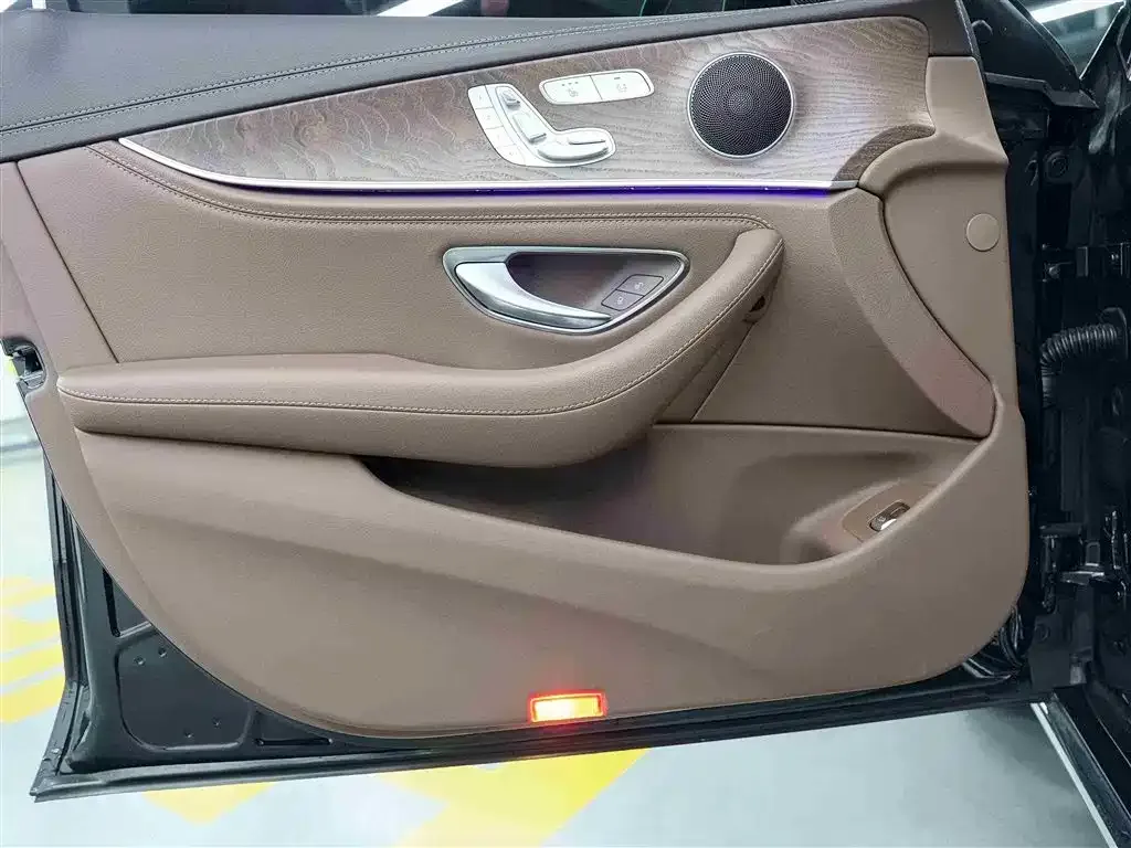 Mercedes-Benz E-Class 2023 из CN, фото 3