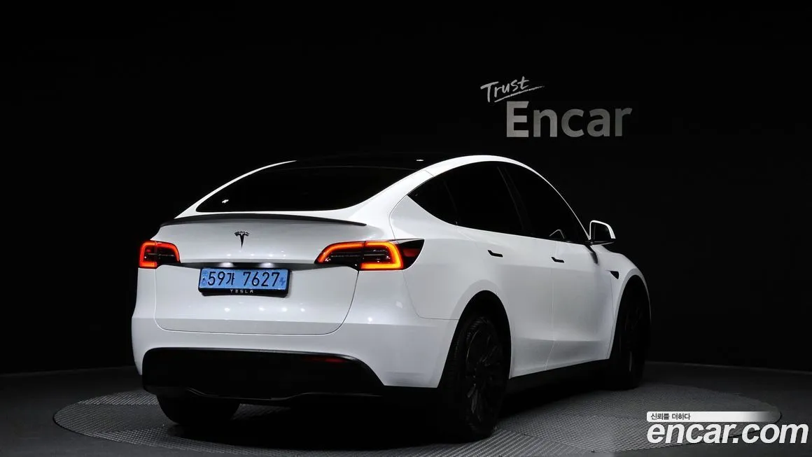 Tesla Model Y 2023 из KR, фото 2