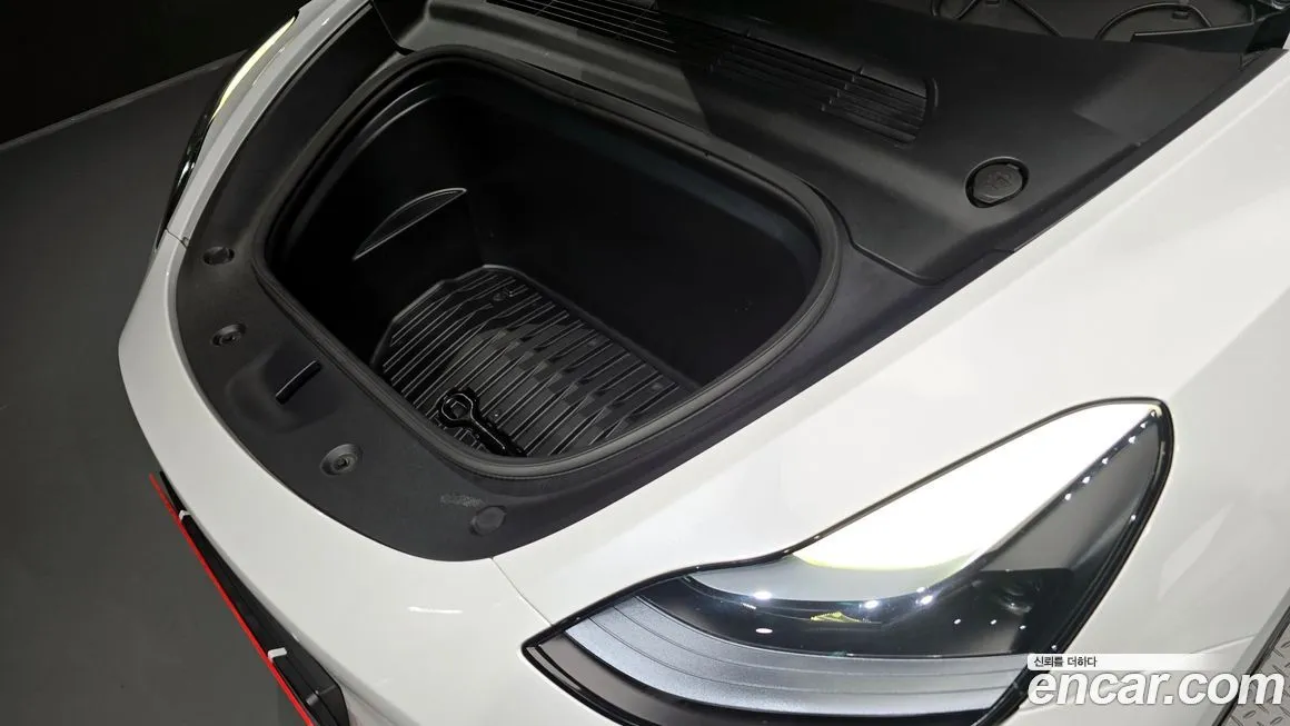 Tesla Model Y 2023 из KR, фото 7