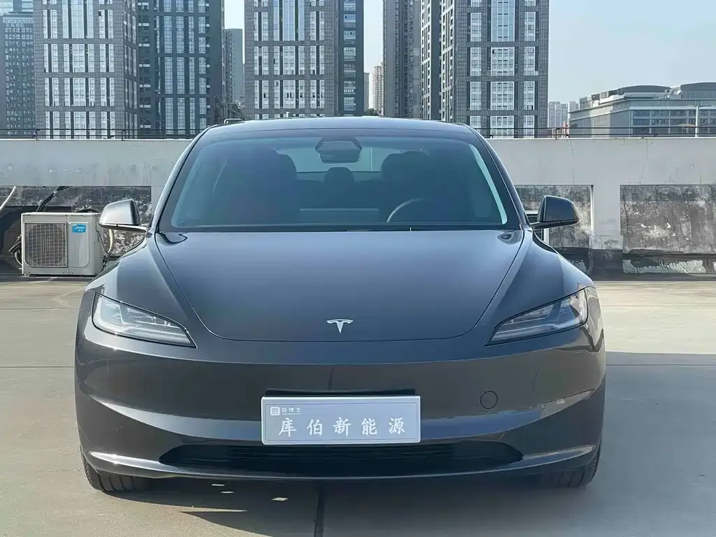 Tesla Model 3 — фото 4
