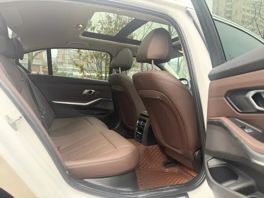 BMW 3 Series 2023 из CN, фото 5