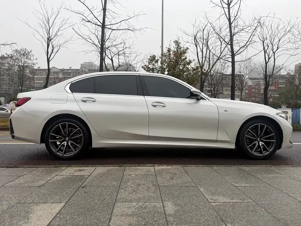 BMW 3 Series 2023 из CN, фото 7