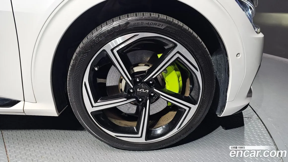 Kia EV6 2023 из KR, фото 9