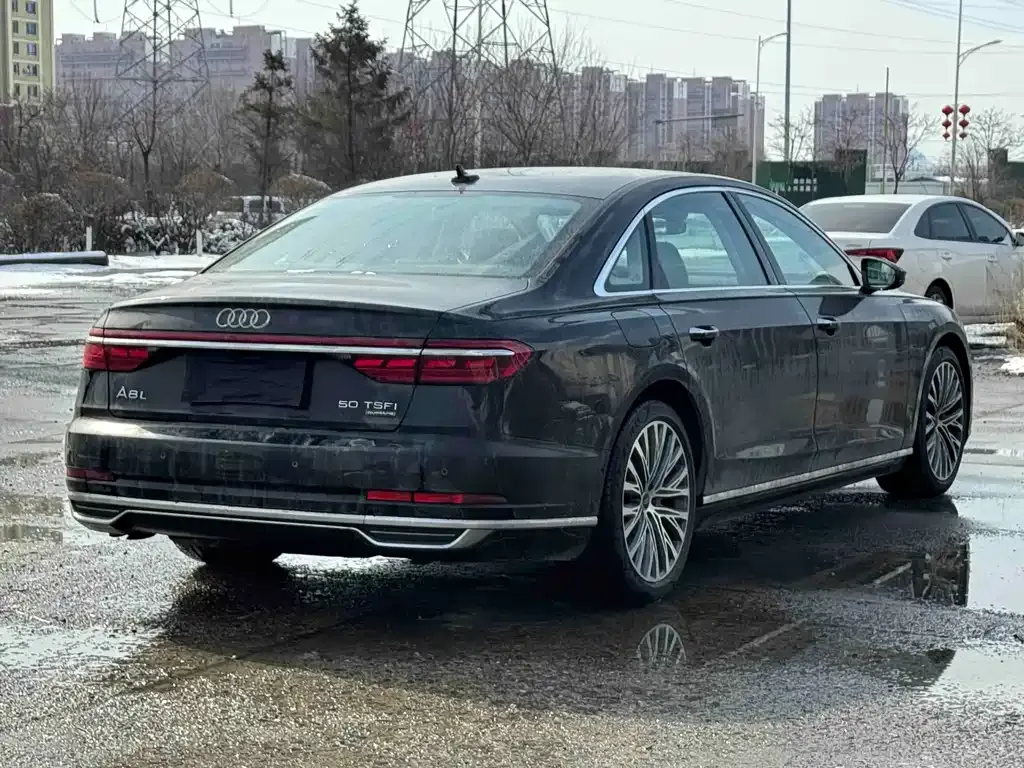 Audi A8 — фото 4