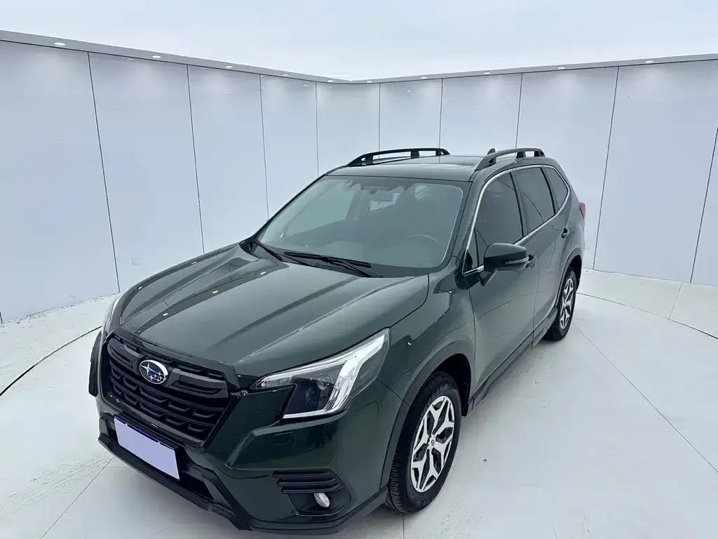 Subaru Forester — фото 1