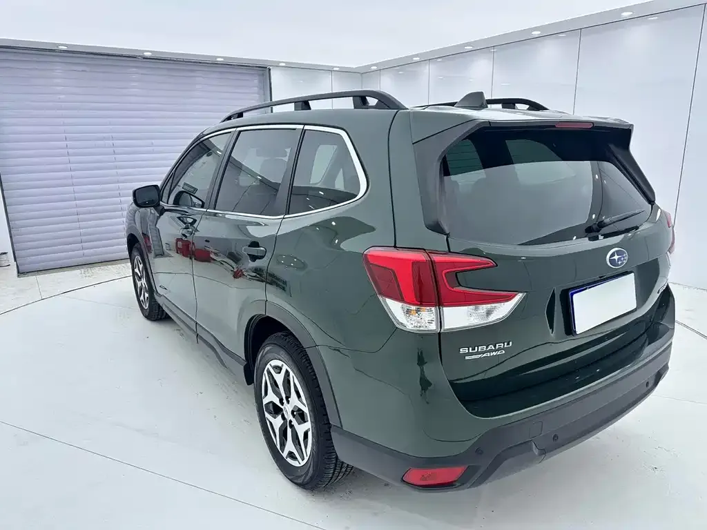 Subaru Forester — фото 4