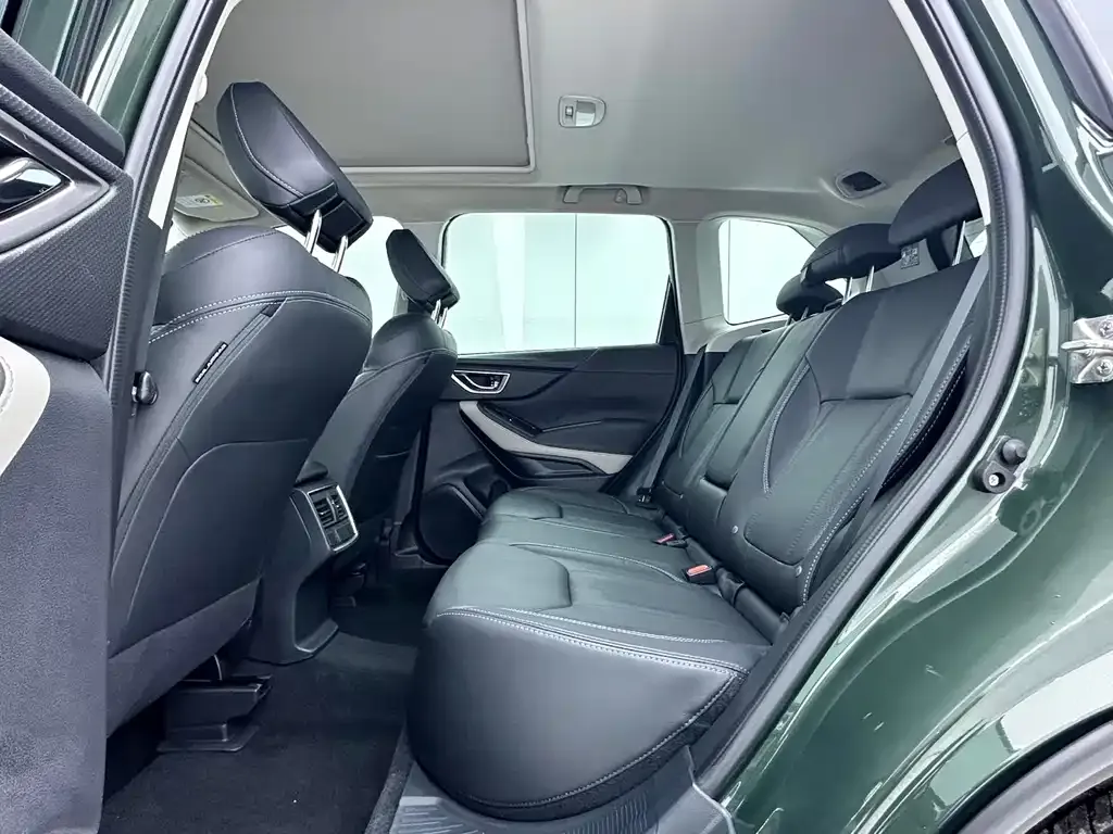 Subaru Forester — фото 9