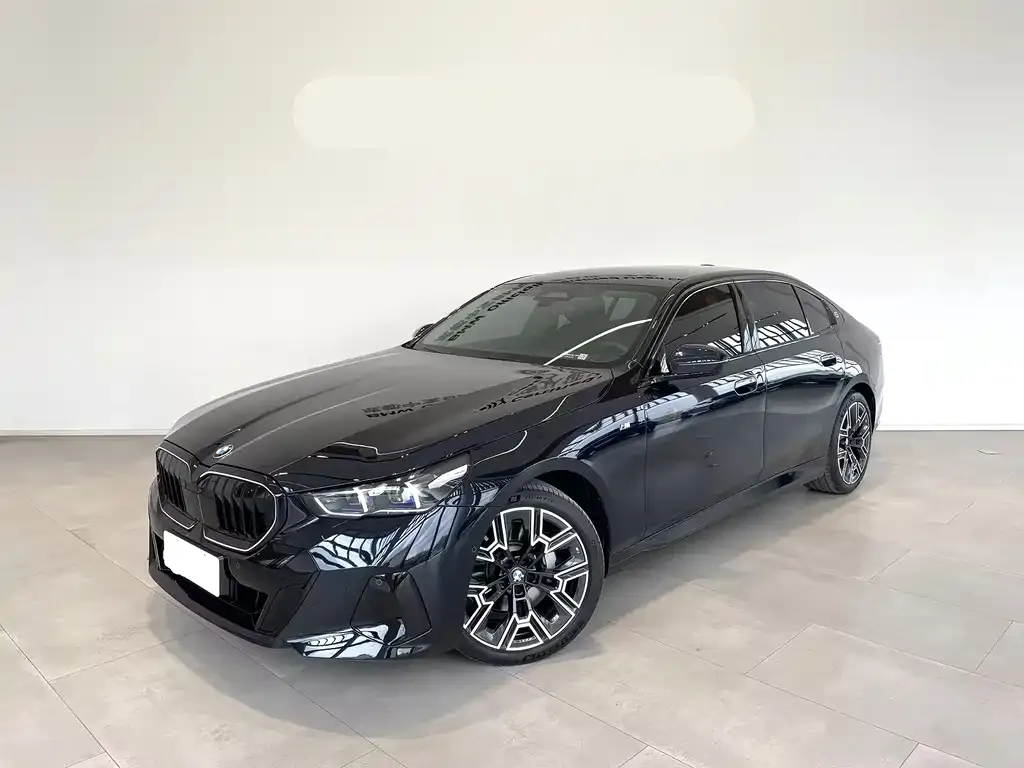 BMW 5 Series 2025 из CN, фото 1