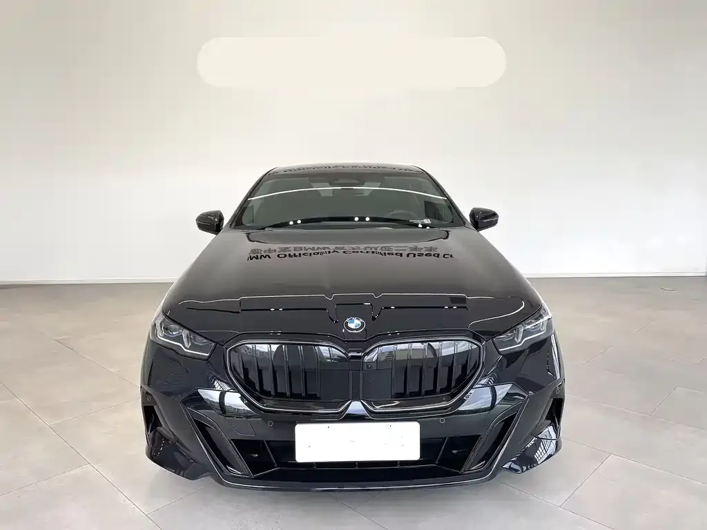 BMW 5 Series 2025 из CN, фото 4