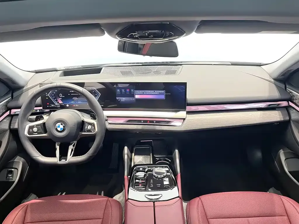 BMW 5 Series 2025 из CN, фото 6