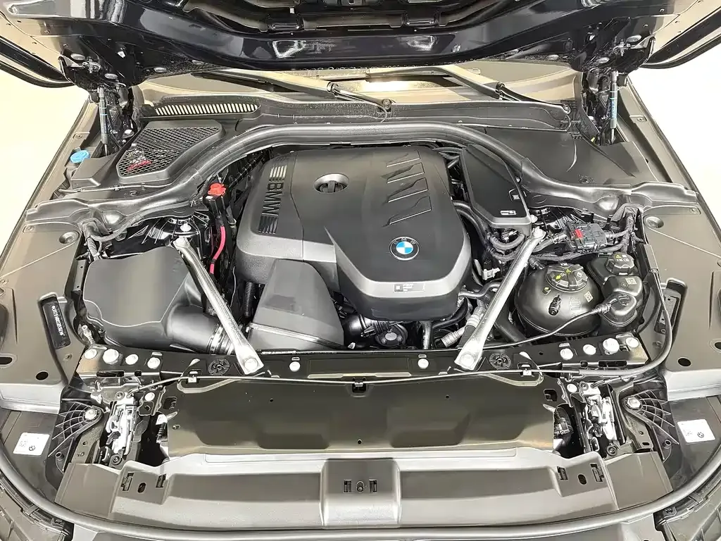 BMW 5 Series 2025 из CN, фото 10