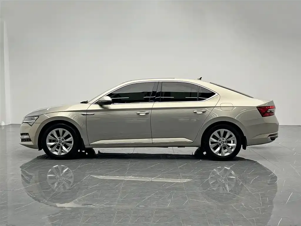 Skoda Superb 2021 из CN, фото 9