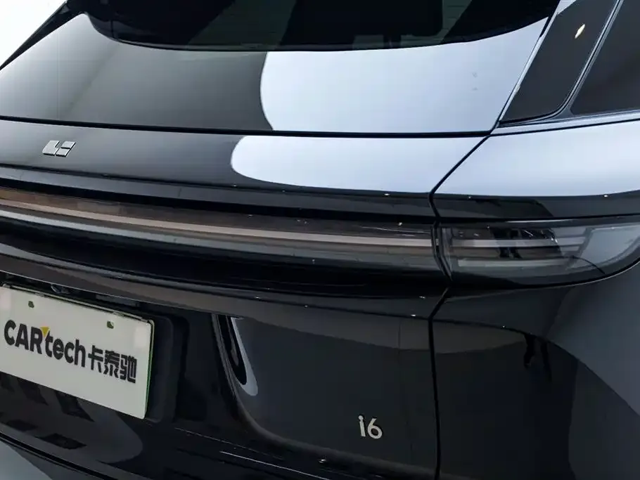 Li Auto i6 — фото 4
