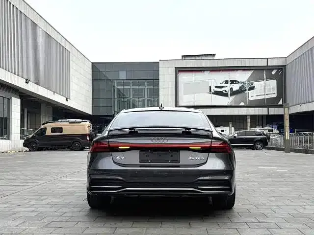 Audi A7 2021 из CN, фото 2