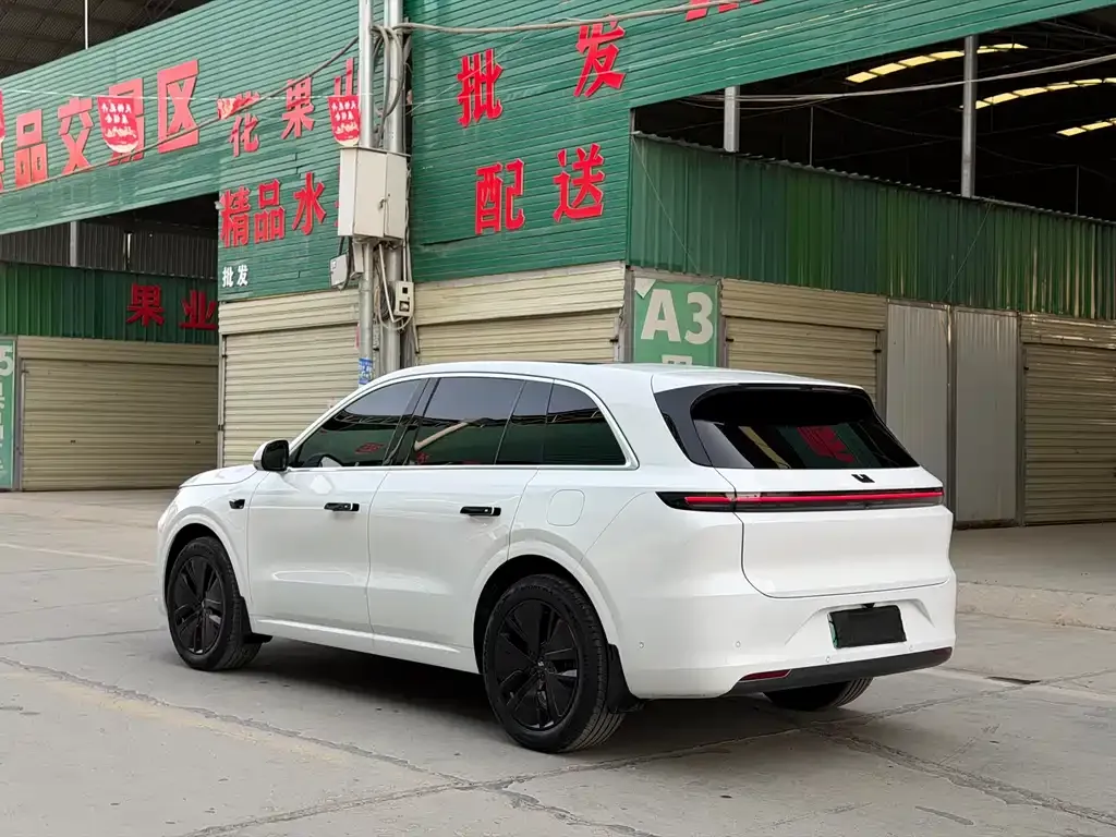 Li Auto L6 — фото 4