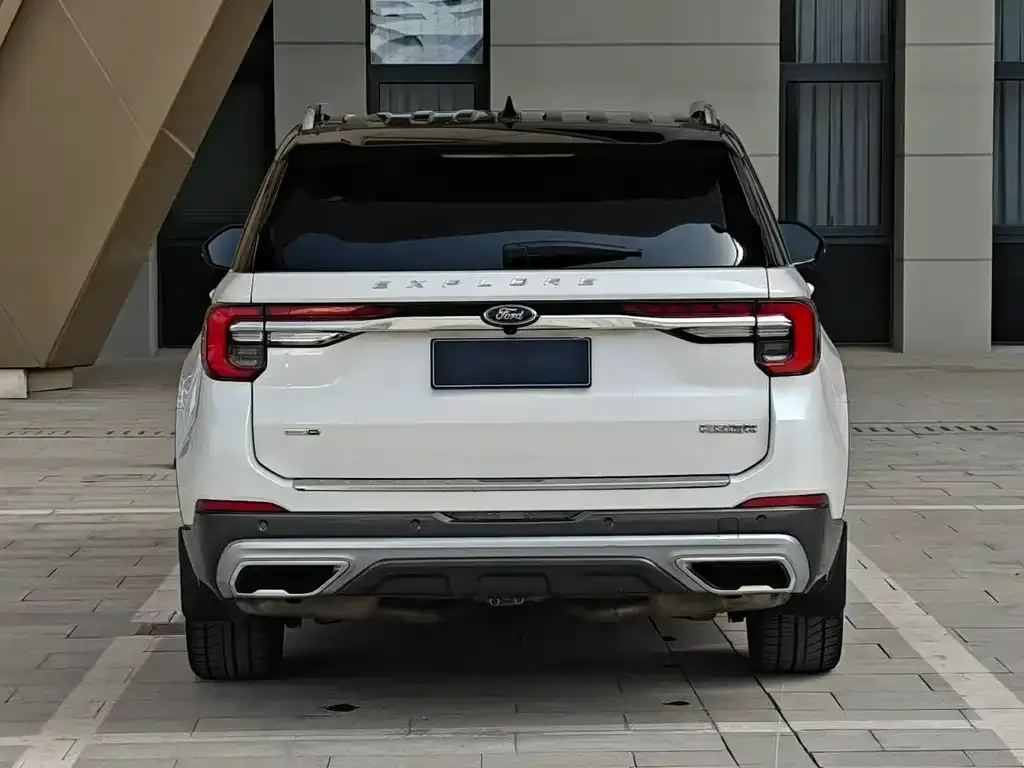 Ford Explorer 2023 из CN, фото 6