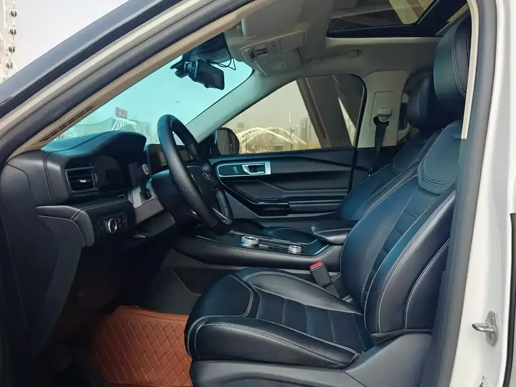 Ford Explorer 2023 из CN, фото 4