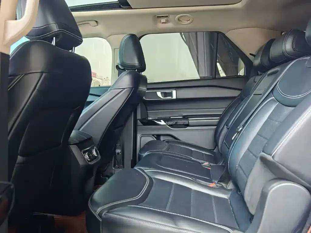 Ford Explorer 2023 из CN, фото 9