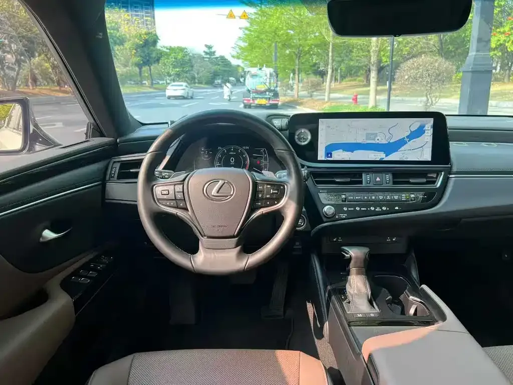 Lexus ES 2023 из CN, фото 2
