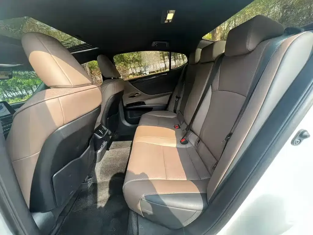 Lexus ES 2023 из CN, фото 6