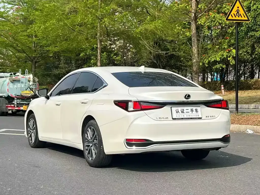 Lexus ES 2023 из CN, фото 9