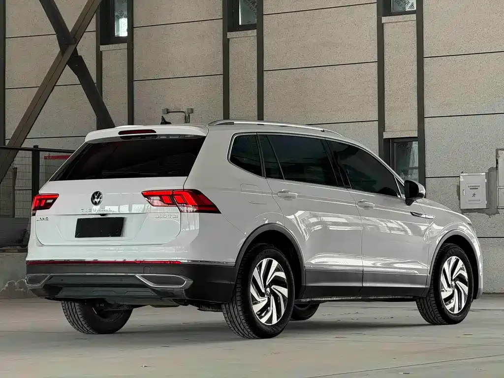 Volkswagen Tiguan L 2024 из CN, фото 10