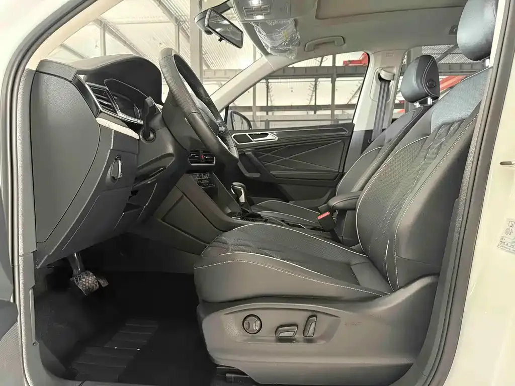 Volkswagen Tiguan L 2024 из CN, фото 9