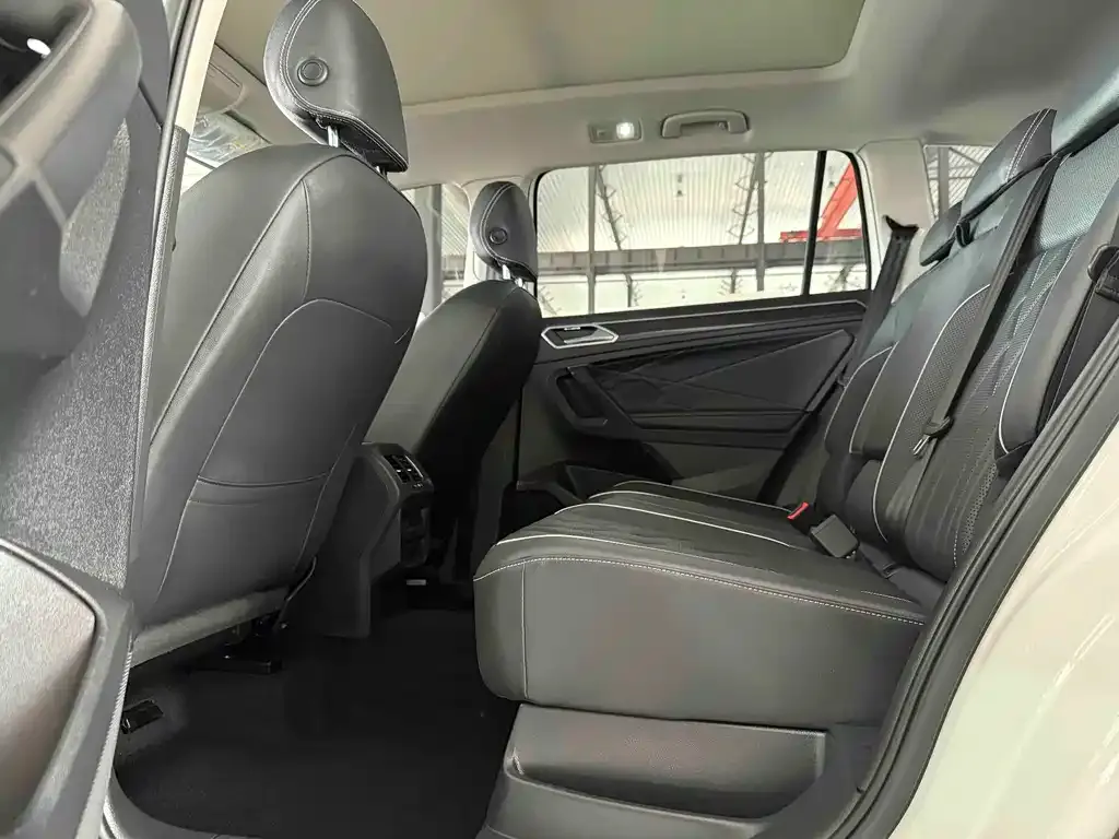 Volkswagen Tiguan L 2024 из CN, фото 7