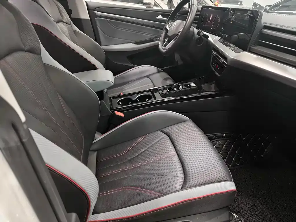 Volkswagen Lamando 2023 из CN, фото 10