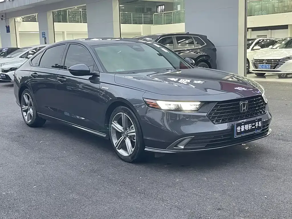 Honda Accord — фото 9