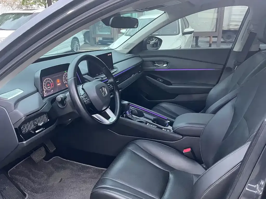 Honda Accord — фото 8