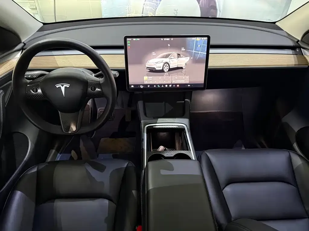 Tesla Model Y — фото 6