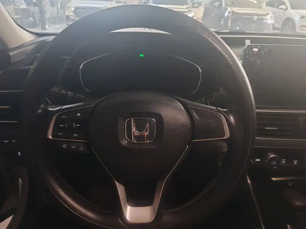Honda Accord — фото 10
