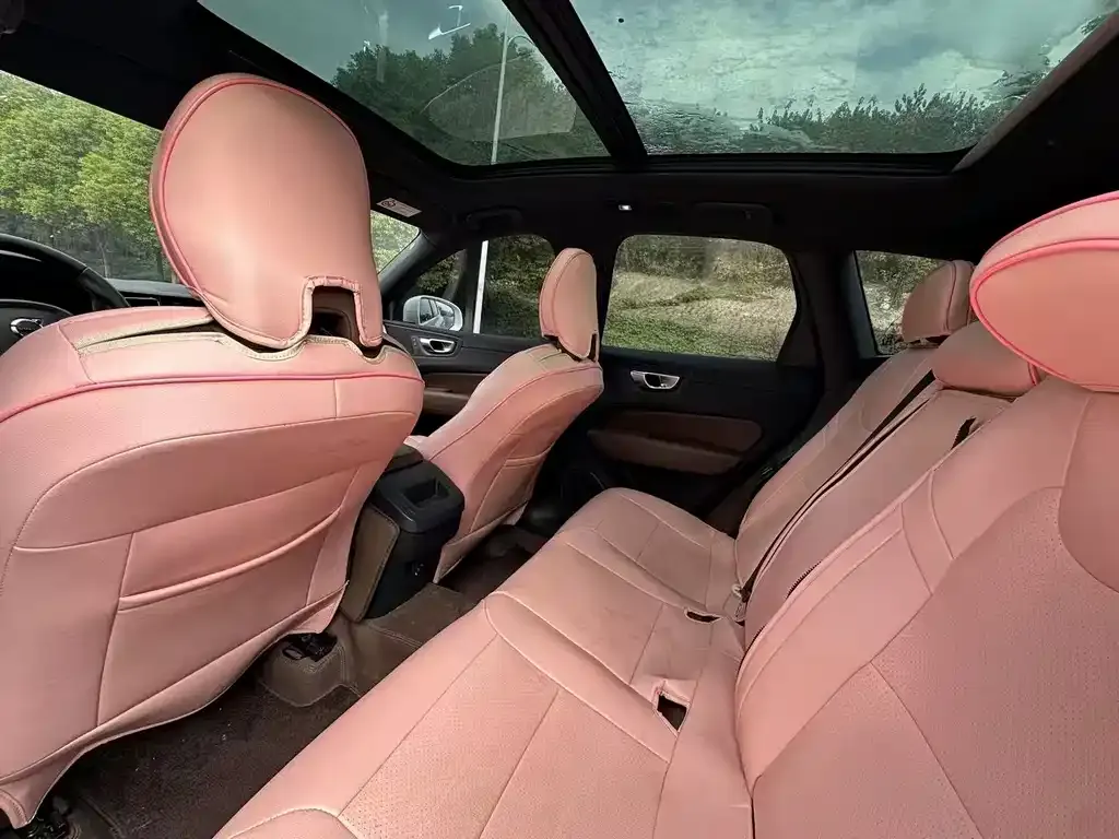 Volvo XC60 2025 из CN, фото 2