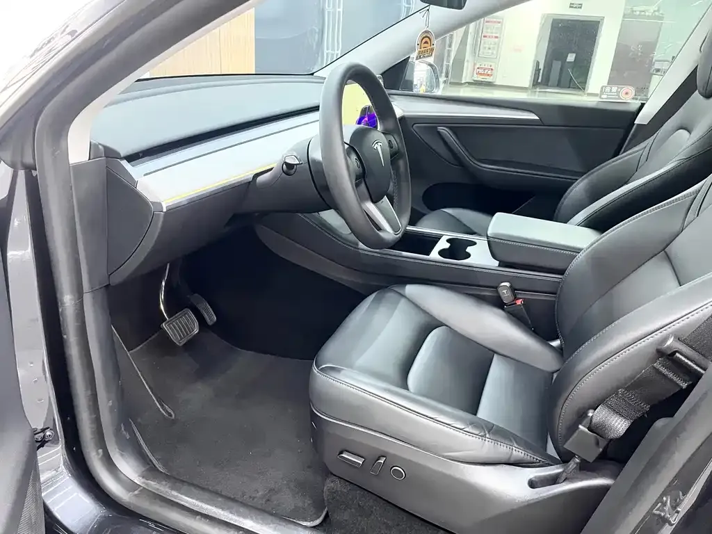 Tesla Model Y — фото 4