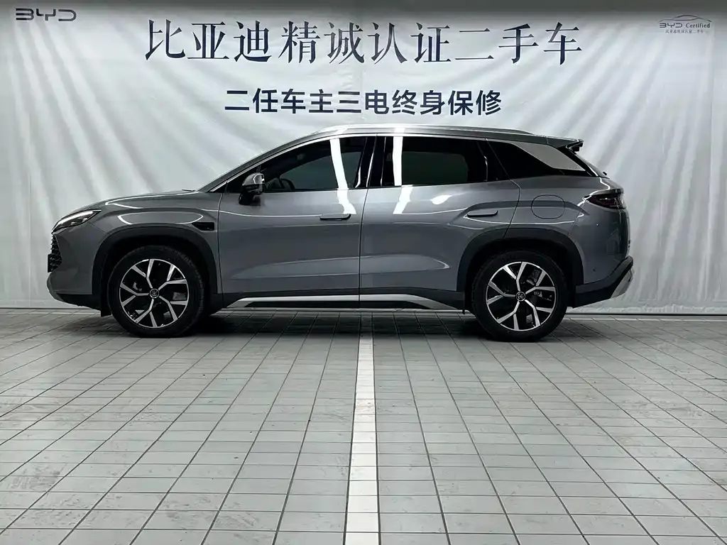 BYD L DM-i — фото 9