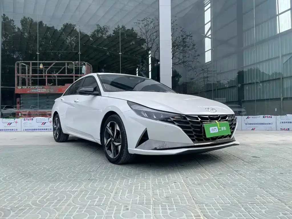 Hyundai Elantra — фото 6