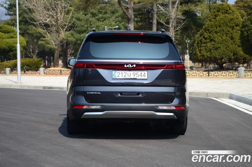 Kia Carnival — фото 10