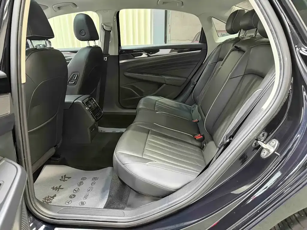 Volkswagen Passat — фото 7