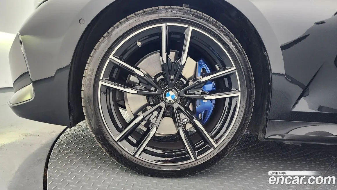 BMW 3-Series 2023 из KR, фото 8