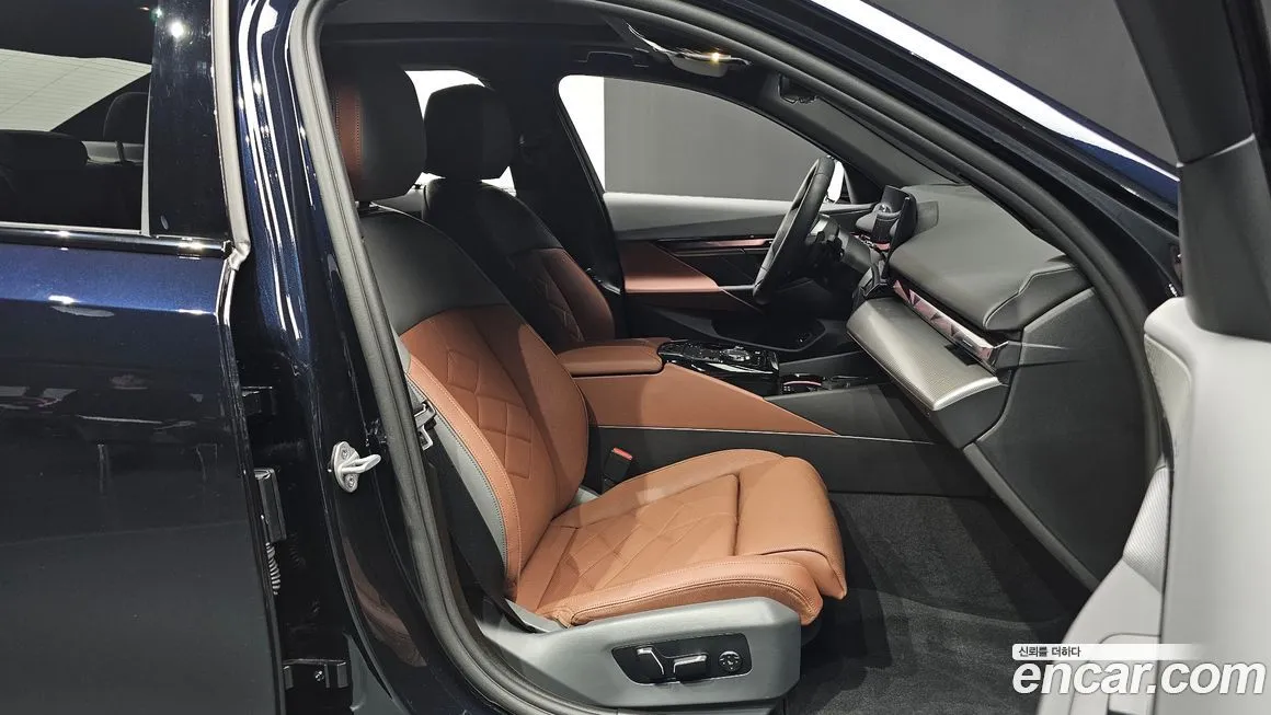 BMW 5-Series 2025 из KR, фото 7