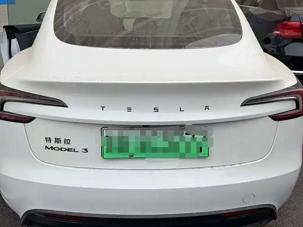 Tesla Model 3 — фото 4