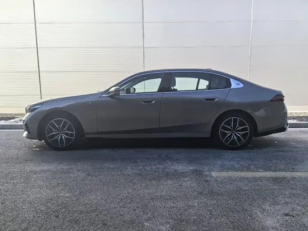 BMW i5 2024 из CN, фото 4