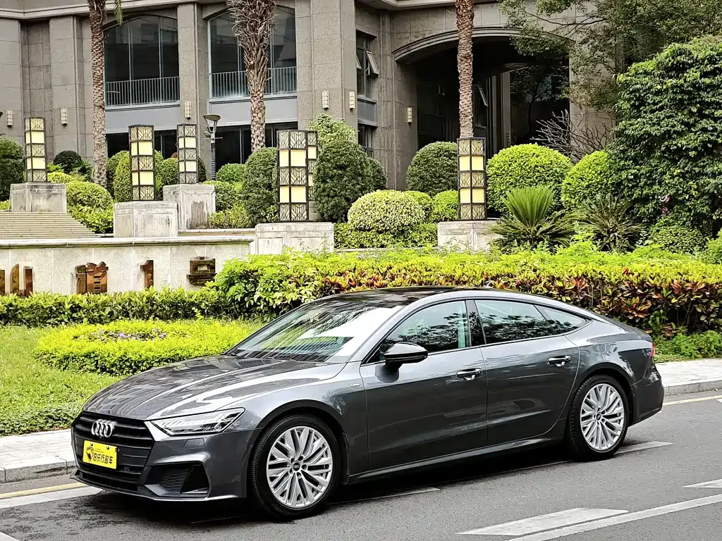 Audi A7 — фото 1